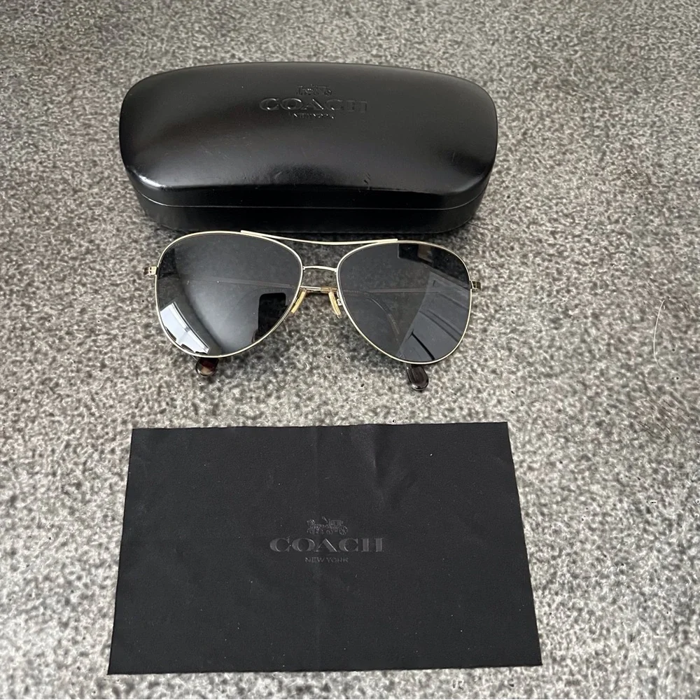 Coach aviator gold